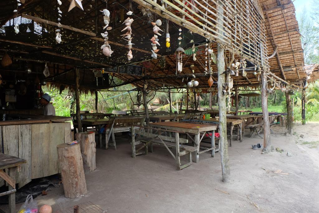 Mr. Chuoi Bar And Hut Hotell Ko Phra Thong Eksteriør bilde